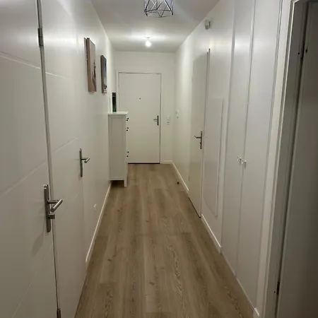 Colombes - Entier 2 - Salon * Colombes (Hauts-de-Seine)